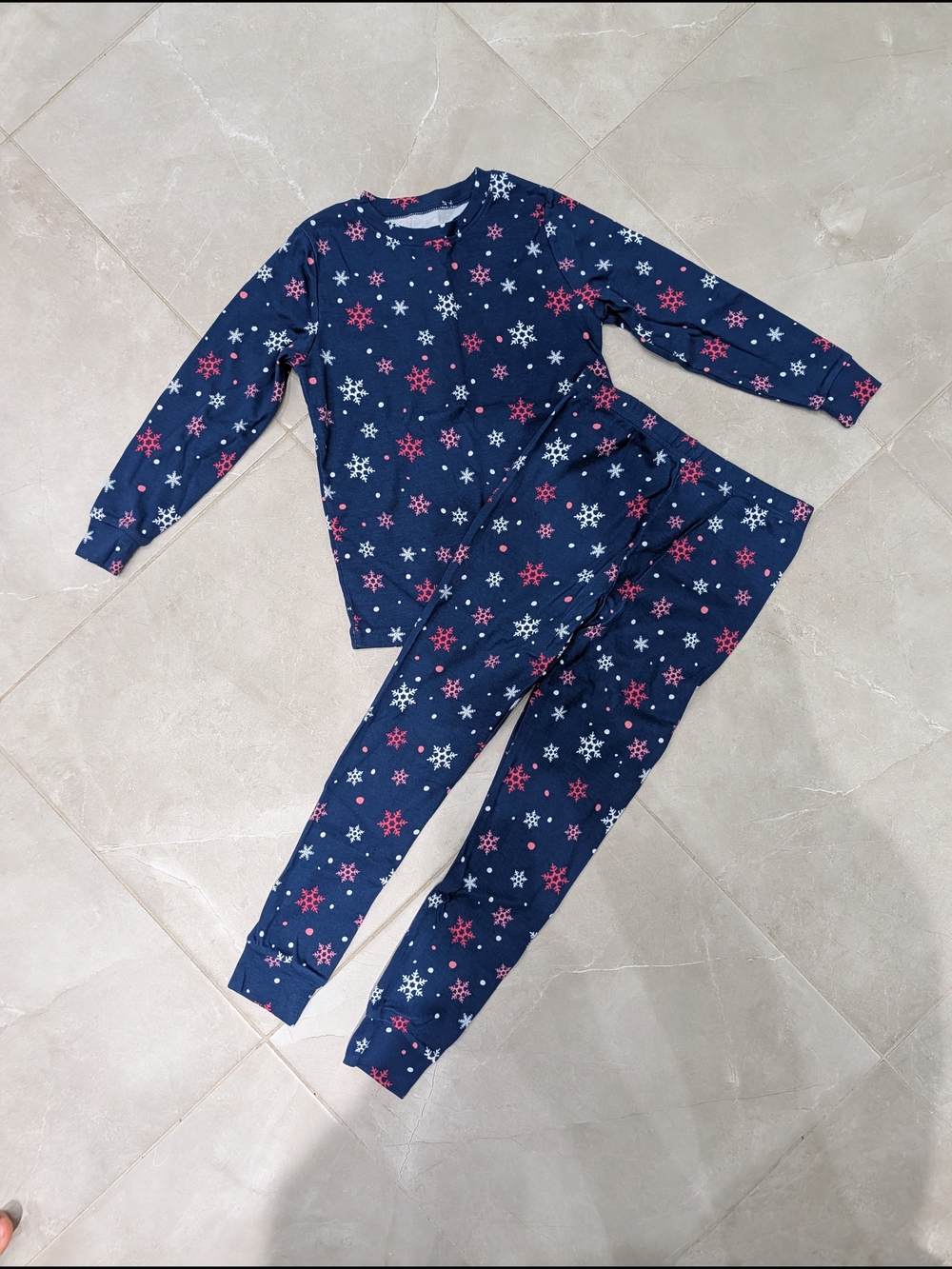 2/$20 Kirkland Signature Snowflake Pajama Set – Girls Size 8
